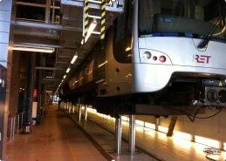 Stempelhefbruggen voor railvoertuigen