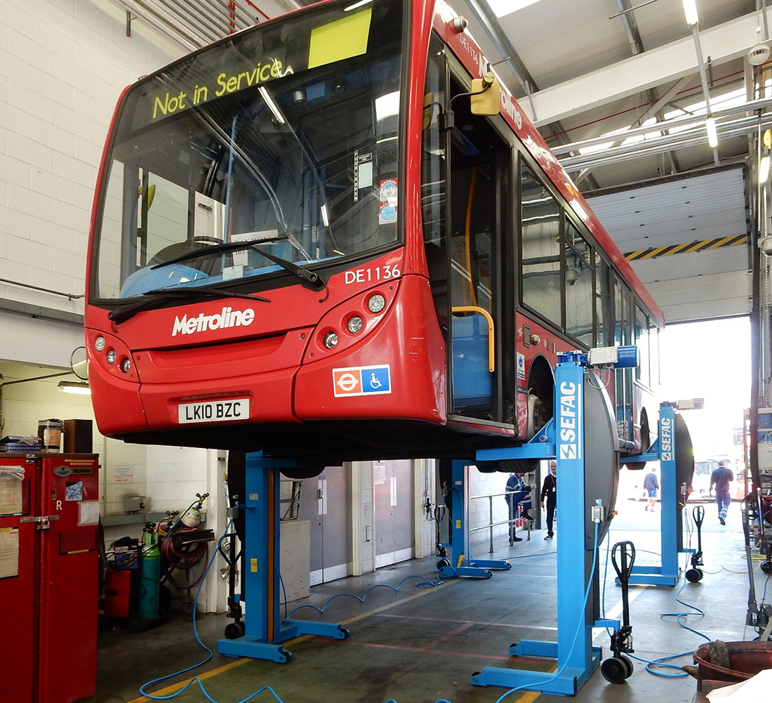 Mobiele hefkolommen voor vrachtwagens en bussen